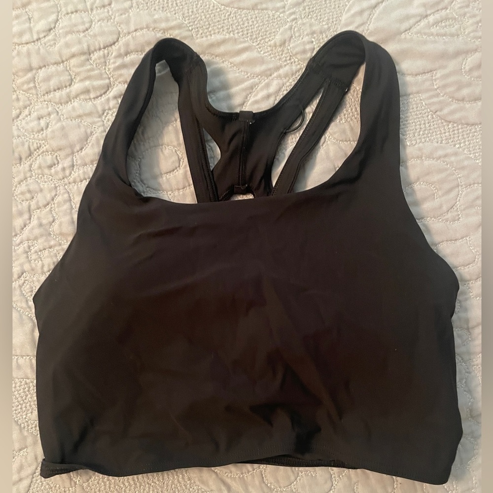 Lululemon sports bra with zipper pocket